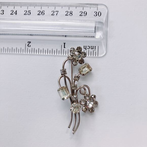 Delicate VTG Mid Century Austrian Brooch, Clear Rhinestones Floral 1950s Jewelry - Picture 9 of 10